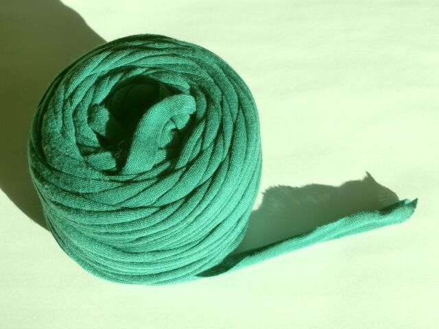 ニットテープ紐5m 10m作れます エメラルドグリーン寄りの緑色 マスクの代用ゴム紐にも Iichi ハンドメイド クラフト作品 手仕事品の通販