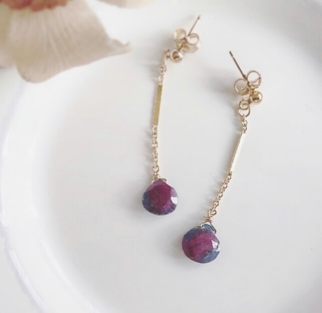 ruby in zoisite*pierceの画像1枚目
