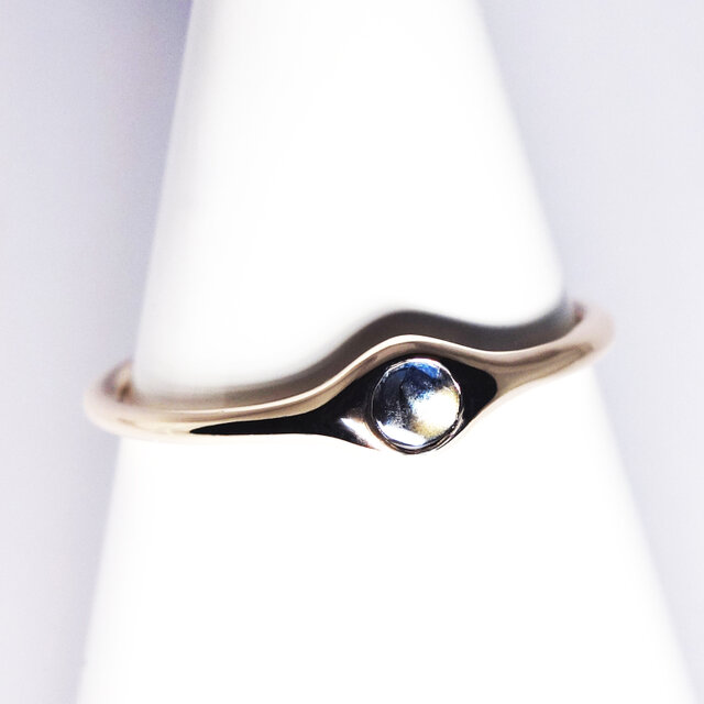 希少な小粒ゴールドシーンサファイアK10リング【Pio by Parakee】Gold sheen sapphireの画像1枚目