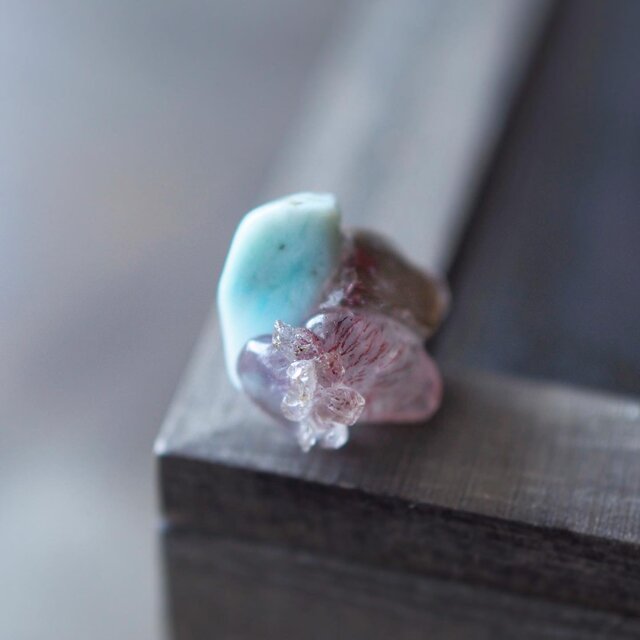 ＊再販＊自分の中の宝石を磨く・ピンブローチA（スーパーセブン＆ラリマー＆水晶）