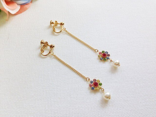 【再入荷】デイジーとパールのイヤリングの画像1枚目