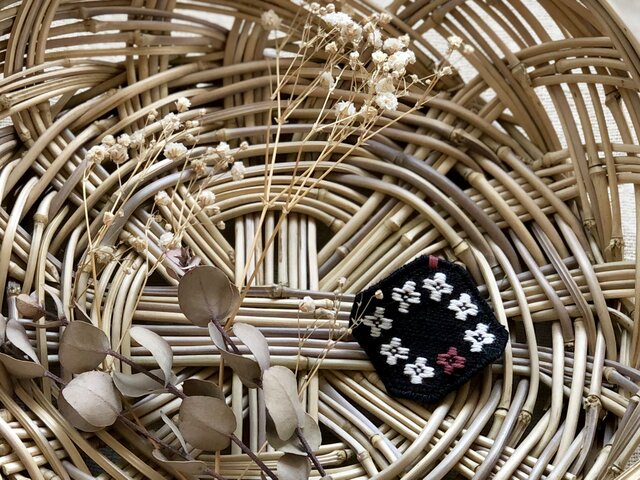 *多角形・こぎん刺しブローチ*の画像1枚目
