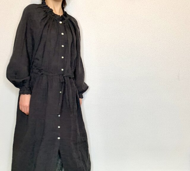 リネンシャーリングワンピース(チャコール)の画像1枚目