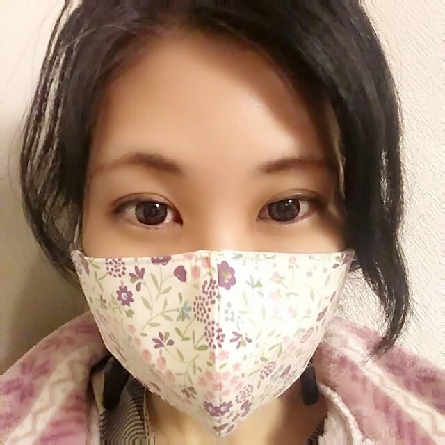 【お家用快適マスク】息がしやすいコットン100%お花柄と不織布ダブルフィルター芯を使った超立体形状記憶シンプルマスク パープルの画像1枚目