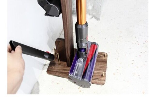 受注生産 職人手作り クリーナースタンド ダイソンスタンド ウォールナット 北欧 無垢材 おうち時間 収納 Lr18 Iichi ハンドメイド クラフト作品 手仕事品の通販