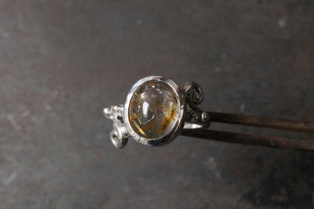 ルチルクォーツのリング | iichi 日々の暮らしを心地よくする