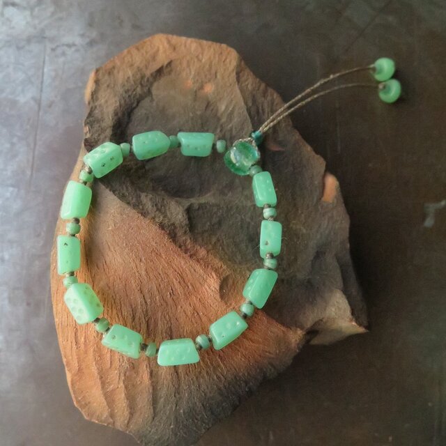 アンティーク　ダイスビーズ　ウランガラス　ブレスレット　百世 momotose（西）