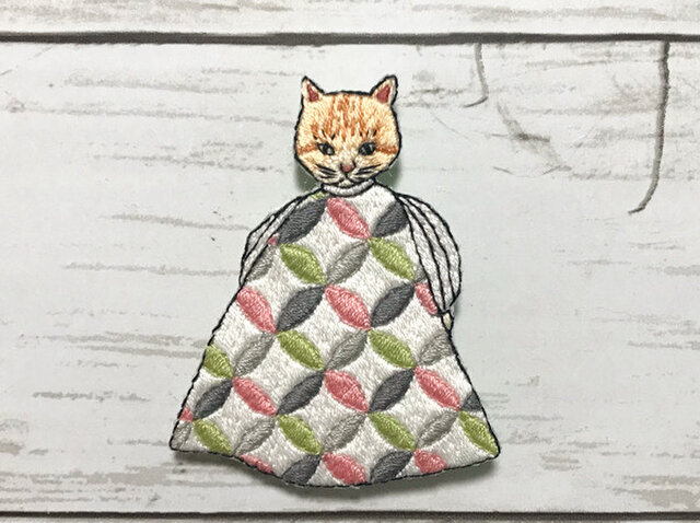 猫刺繍ブローチ 茶トラ Iichi ハンドメイド クラフト作品 手仕事品の通販