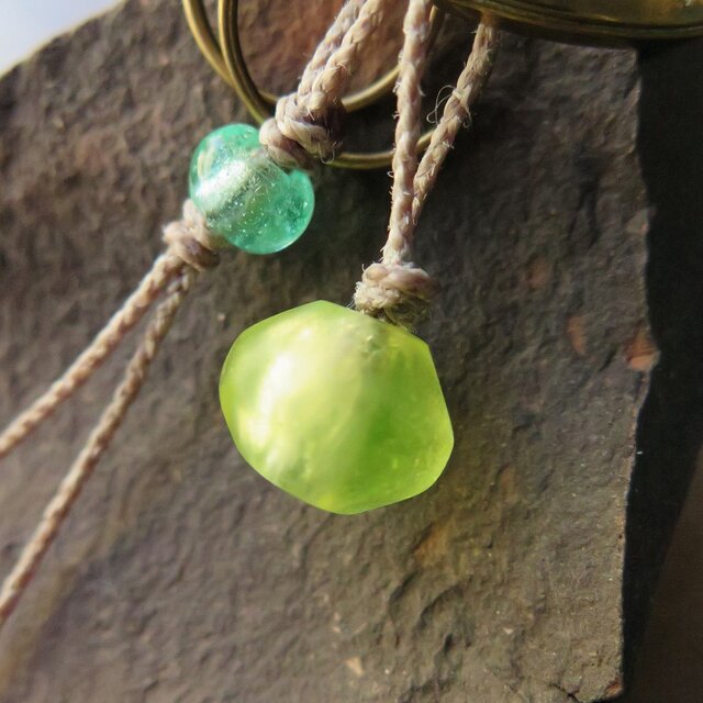 アンテイーク ウランガラス、ヴァセリンガラス アンテイーク緑のガラス