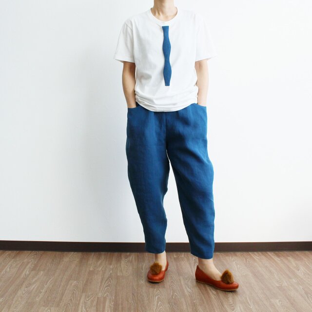 ナチュラルなリネンのシンプルパンツ(インクブルー)の画像1枚目