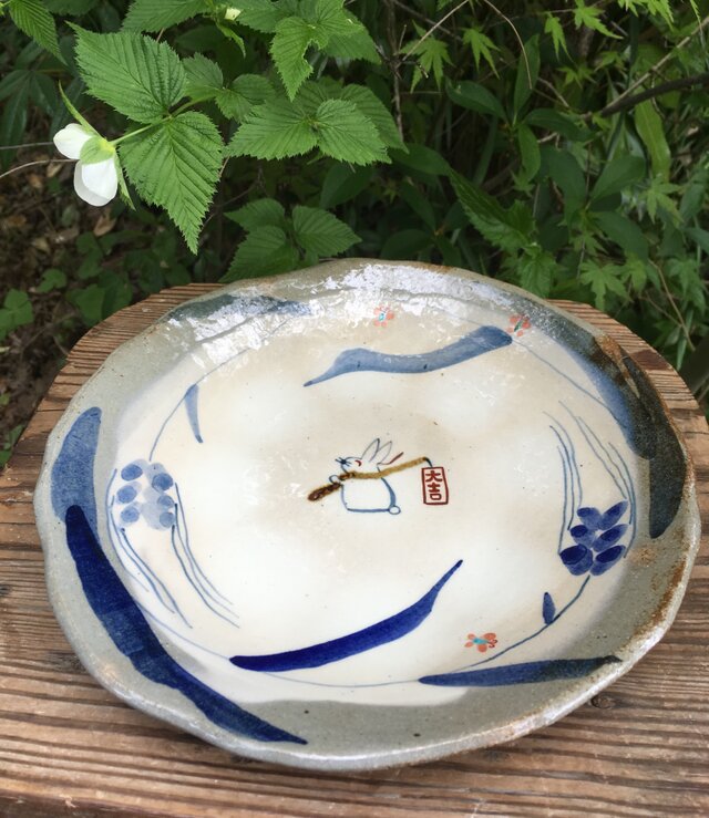 再出品・大吉うさぎの八寸皿