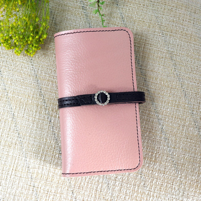 iPhone8/7/6S/6 牛革 くすみピンク 手帳型スマホケース ラインストーンバックル ラウンドの画像1枚目