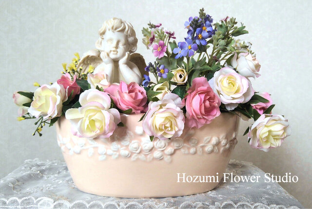 天使の花園アレンジメント(幅25センチ高さ18センチ)の画像1枚目