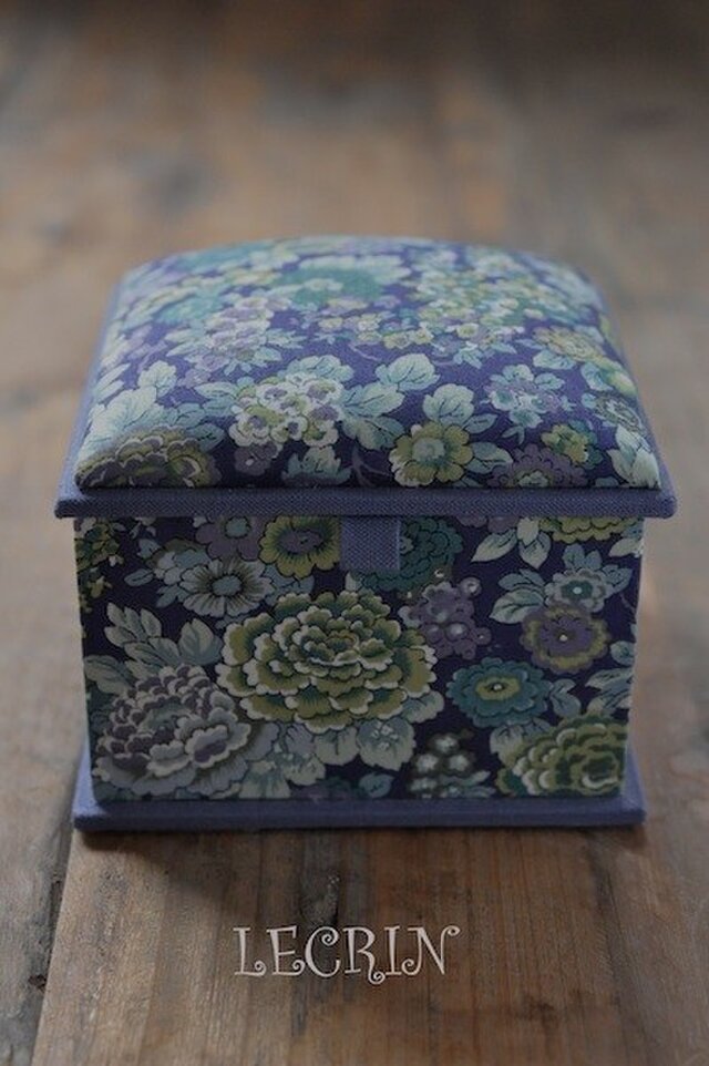 リバティ Elysian カルトナージュBoxの画像1枚目