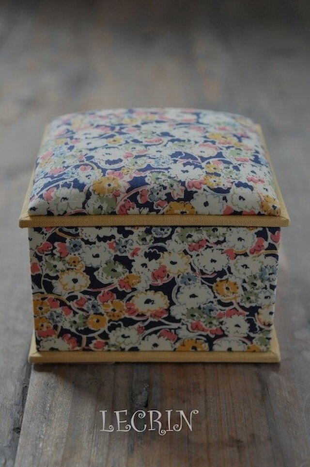 リバティ カルトナージュBox (Navy Flower)の画像1枚目