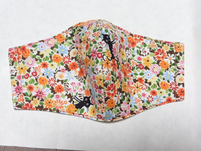 綿100% 花畑 黒猫 ハンドメイド 立体マスク ★3枚セット その4の画像1枚目