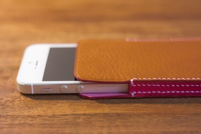 iPhoneレザーケース(ブラウン×ピンク)の画像1枚目