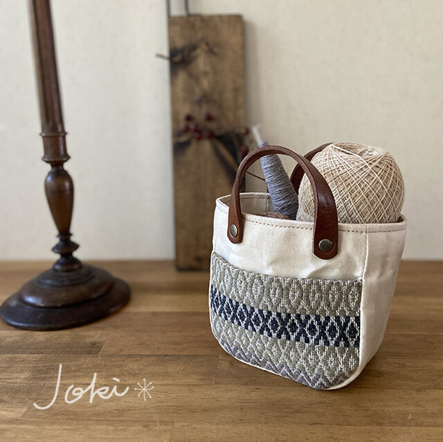 手織りポケットmini pot bag オフ白の画像1枚目