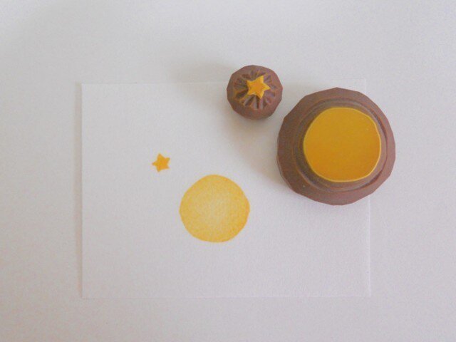 消しゴムはんこ 月と星の画像1枚目