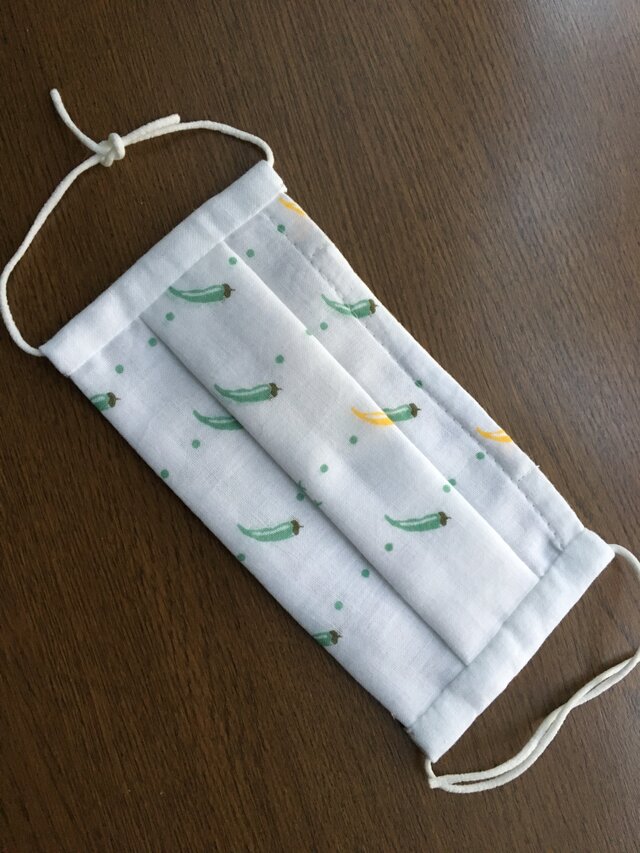 ユニークなししとう柄・・レディースプリーツマスク(夏仕様)ちょっと大きめの画像1枚目