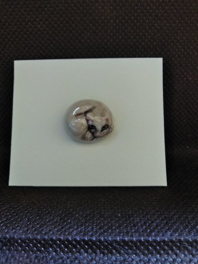 動物石 ピンズ ネコ(白色)の画像1枚目