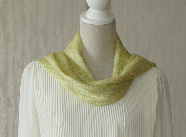 草木染め 手織りシルクストール 萌黄色 ST22 | iichi 日々の暮らしを