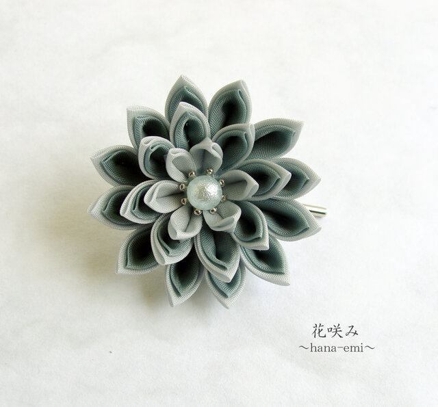 花咲み お花のポニーフック ミントグリーン×ライトブルー つまみ細工