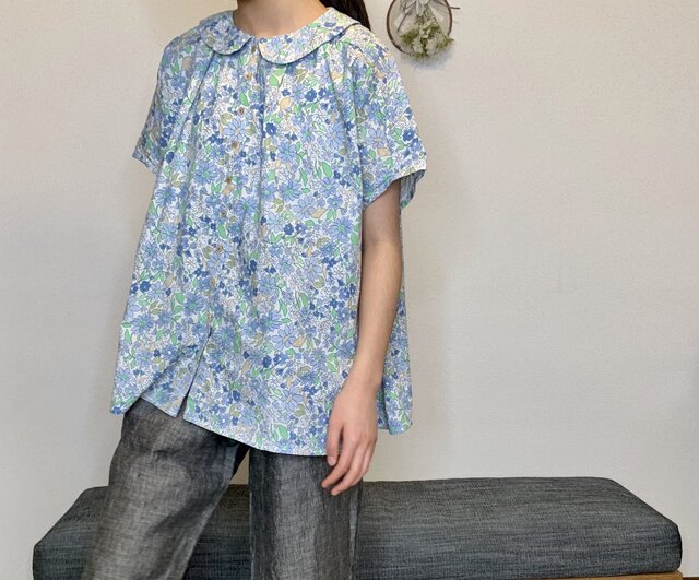 花柄ブラウス(ブルー)の画像1枚目