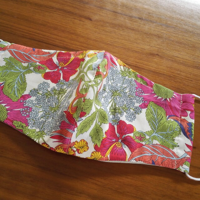 フィルター&ノーズワイヤーポケット付リバティの立体マスク