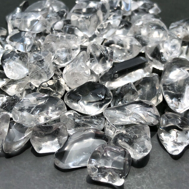 水晶さざれ中サイズ 約75g レジン テラリウム ハーバリウム 素材 Iichi ハンドメイド クラフト作品 手仕事品の通販