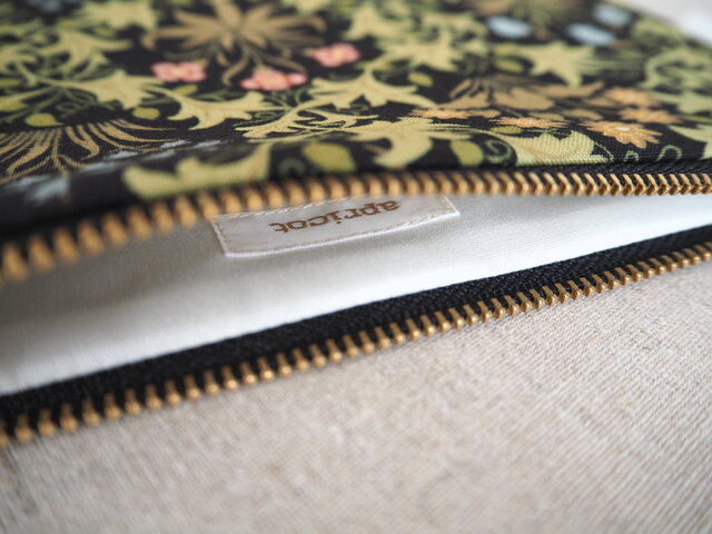 ラウンドポーチ 「Celandine」 エボニー | iichi 日々の暮らしを