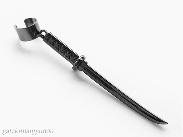 黒刀イヤーカフスの画像1枚目