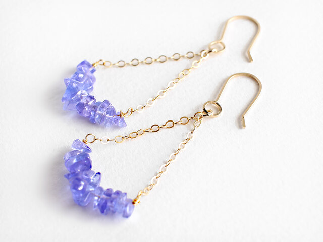【じばにゃん】 ✳︎SALE✳︎宝石質タンザナイト枠留めピアス じばにゃん様専用】 ✳︎SALE✳︎宝石質タンザナイト枠留めピアス