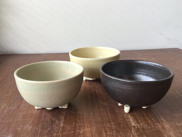 透かし陶器大鉢と黄色うさぎ大鉢・未使用品 黄色のうさぎ（小）置物＃11（石粉粘土と新聞紙） その他置物