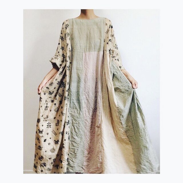 手刺繍タッサーシルク×カディ サイドギャザーワンピースの画像1枚目