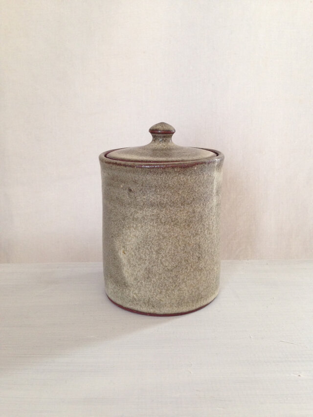 キャニスター(白マット)赤荒土