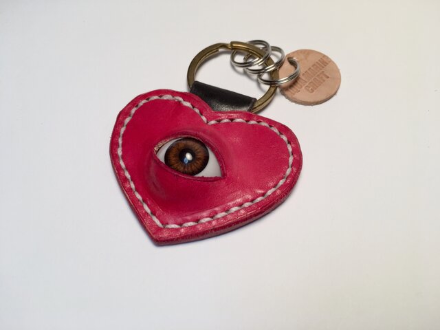 受注製作）/ 目玉付きハートキーホルダー | iichi 日々の暮らしを