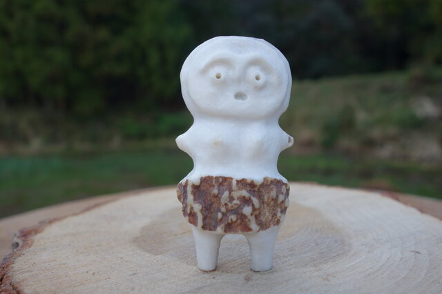 【角偶】P/鹿角から削り出した人形(ひとがた)/お守りの画像1枚目
