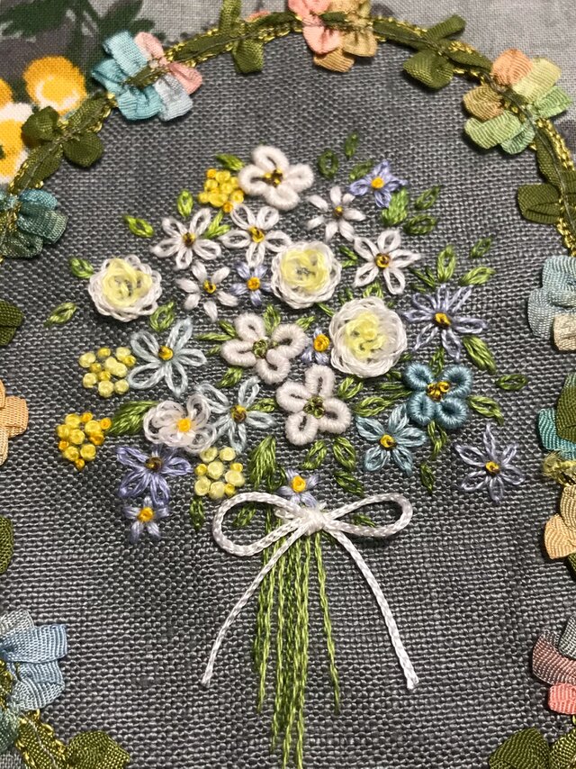 巾着袋－白の花束刺繍 | iichi 日々の暮らしを心地よくする