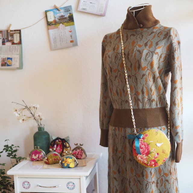 ♥台湾花布♥ 鞄モチーフ宝石輝くガマ口100%手縫ポーチ【受注製作】 の画像1枚目