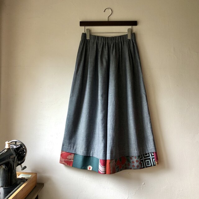 福山デニム×銘仙パッチワーク「いろいろ銘仙のガウチョパンツ」ブルー123 ワイドパンツ スカート見え フレアパンツ