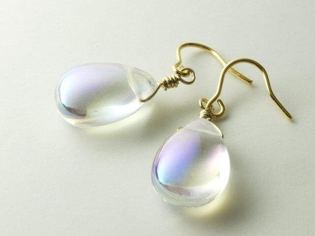 アクアクリスタルのピアス しゃぼんの画像1枚目