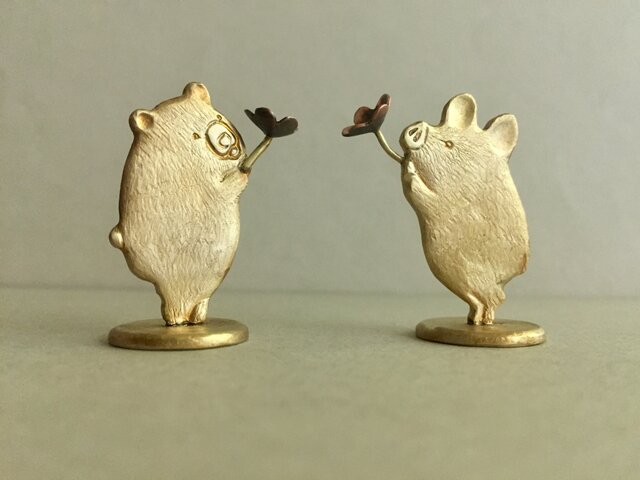 M様オーダー品 花とこぶた、花とこぐまの小さなオブジェの画像1枚目