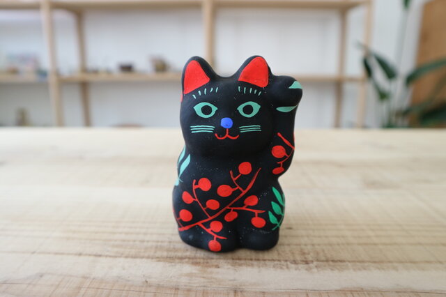 張子招き猫 小 黒南天 左手招きの画像1枚目