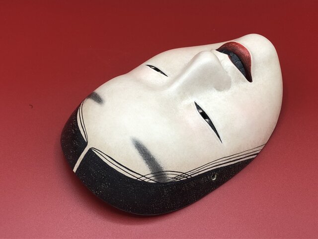 能面「増女」 | iichi 日々の暮らしを心地よくするハンドメイドや