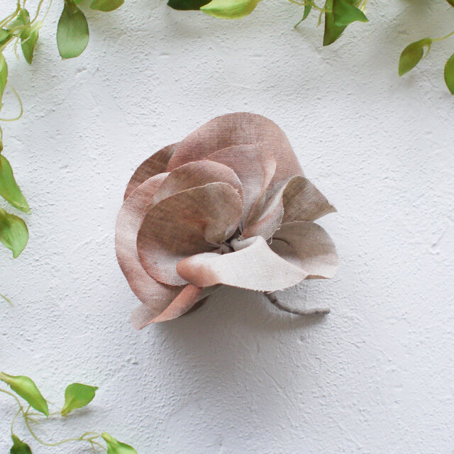 麻のコサージュ 《 Gardenia 》 エクリュの画像1枚目