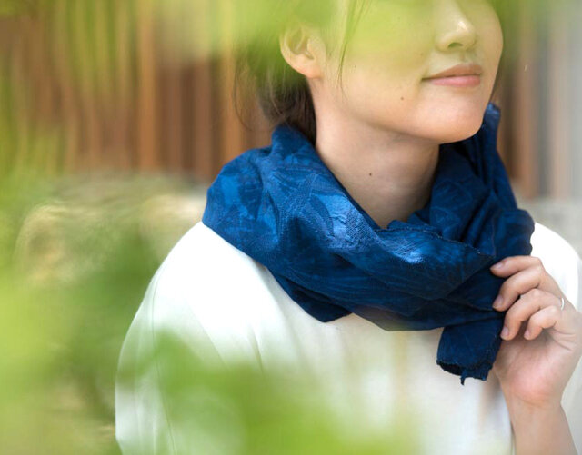 Organic Cotton 藍染 夏のマフラー【ボタニカル織り柄】 | iichi 日々