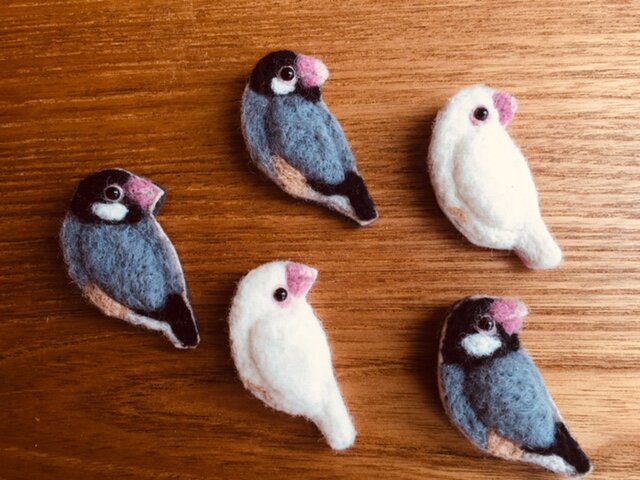 文鳥のブローチ（受注制作） | iichi 日々の暮らしを心地よくする