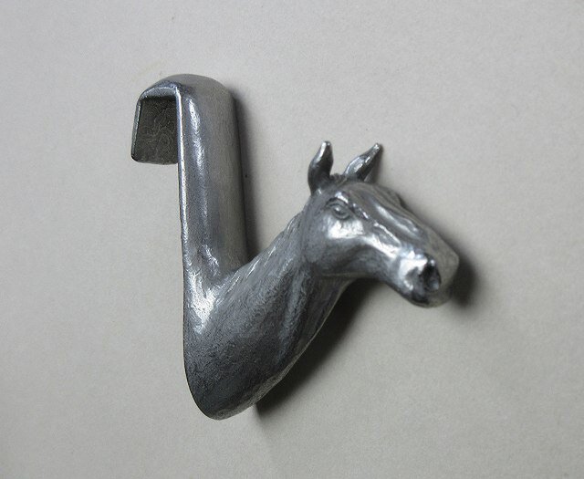 長押用馬のフック | iichi 日々の暮らしを心地よくするハンドメイドや