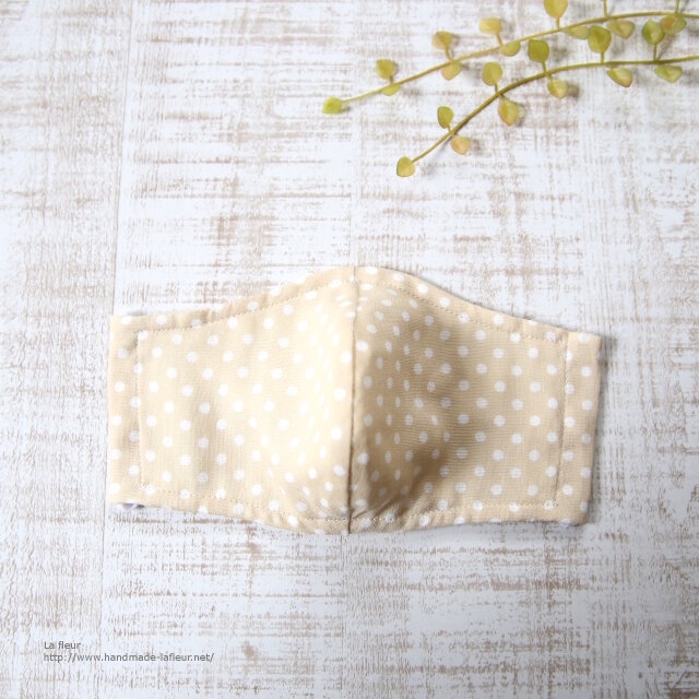 普通サイズ・大人用4重立体マスク＊フィルターシート用ポケット付き　夏用　ベージュドット